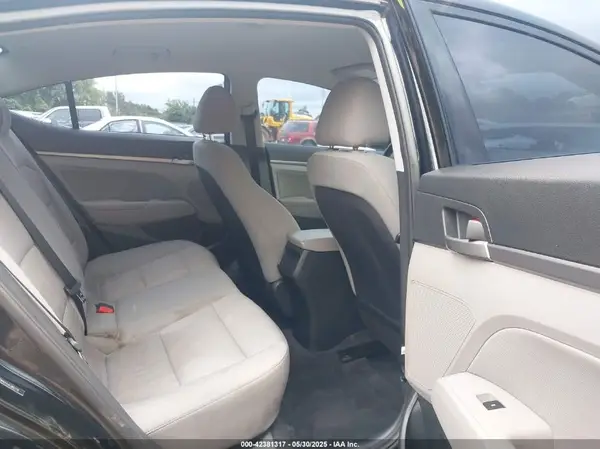 5NPD84LF0JH380270 2018 HYUNDAI ELANTRA - Image 8