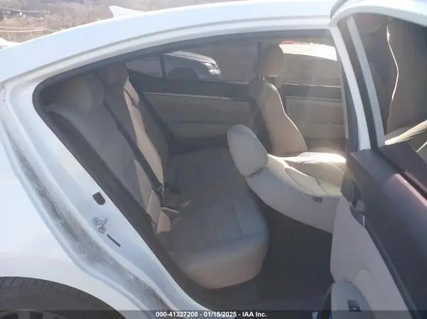 5NPD84LF0JH385176 2018 HYUNDAI ELANTRA - Image 8