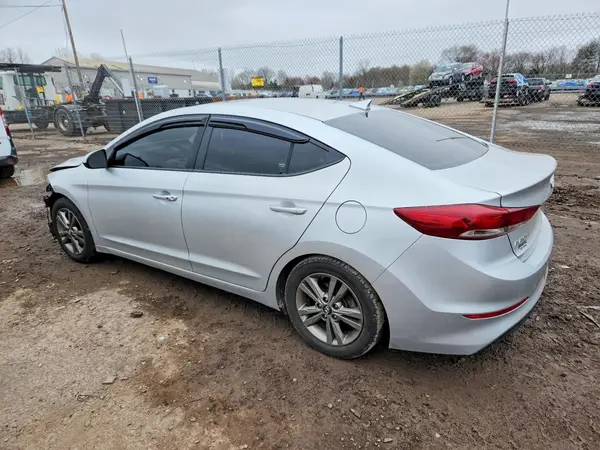 5NPD84LF0JH386246 2018 HYUNDAI ELANTRA - Image 2