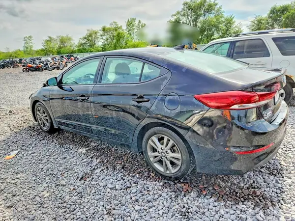 5NPD84LF0JH390894 2018 HYUNDAI ELANTRA - Image 2