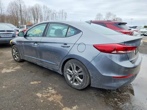 5NPD84LF0JH393987 2018 HYUNDAI ELANTRA - Image 2