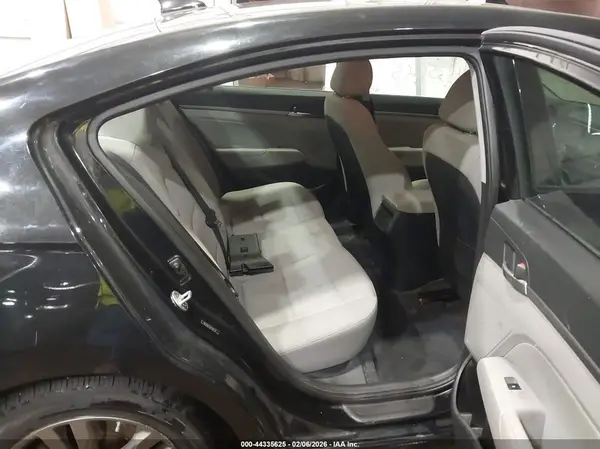 5NPD84LF0JH394735 2018 HYUNDAI ELANTRA - Image 8