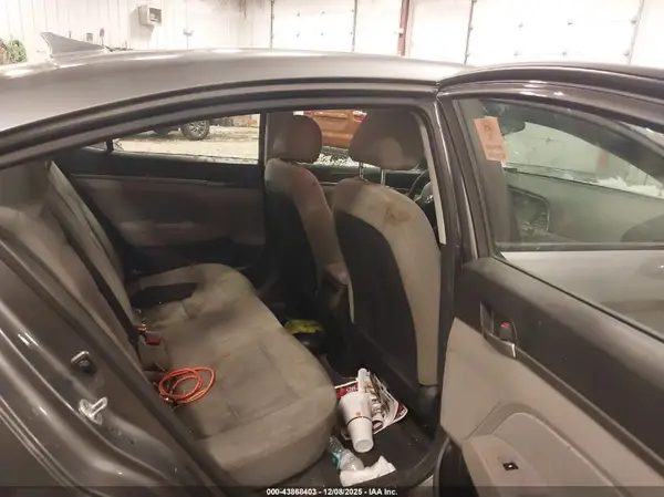 5NPD84LF0JH396274 2018 HYUNDAI ELANTRA - Image 8