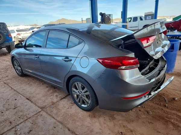 5NPD84LF0JH399840 2018 HYUNDAI ELANTRA - Image 2