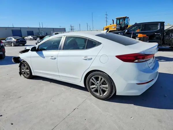 5NPD84LF0JH399899 2018 HYUNDAI ELANTRA - Image 2