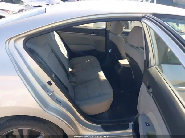 5NPD84LF0JH400436 2018 HYUNDAI ELANTRA - Image 8