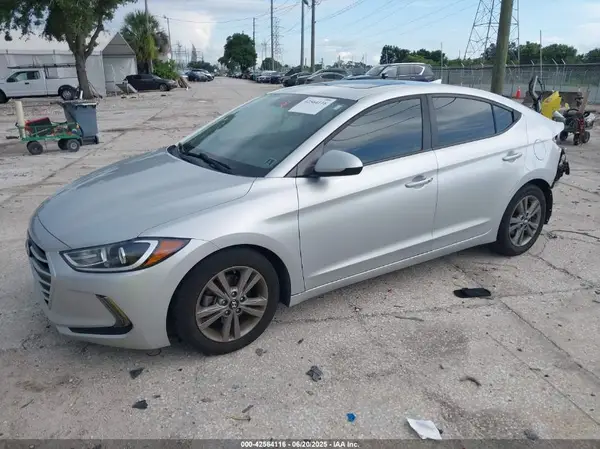 5NPD84LF0JH400565 2018 HYUNDAI ELANTRA - Image 2
