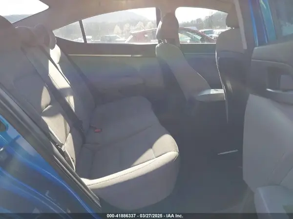 5NPD84LF0JH401800 2018 HYUNDAI ELANTRA - Image 8