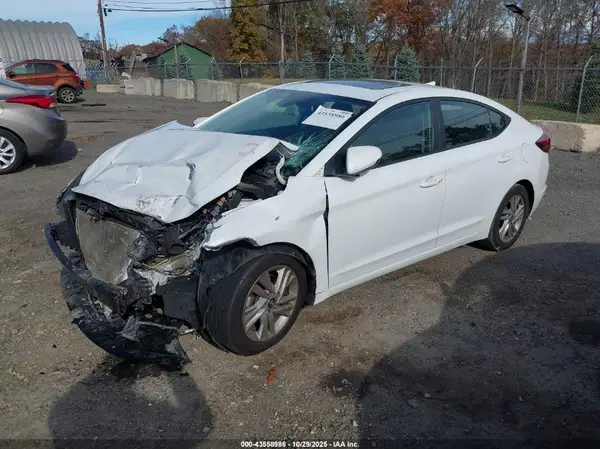 5NPD84LF0KH418162 2019 HYUNDAI ELANTRA - Image 2