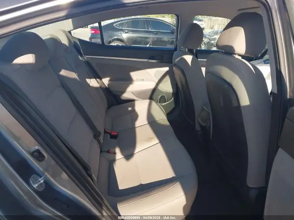 5NPD84LF0KH422566 2019 HYUNDAI ELANTRA - Image 8