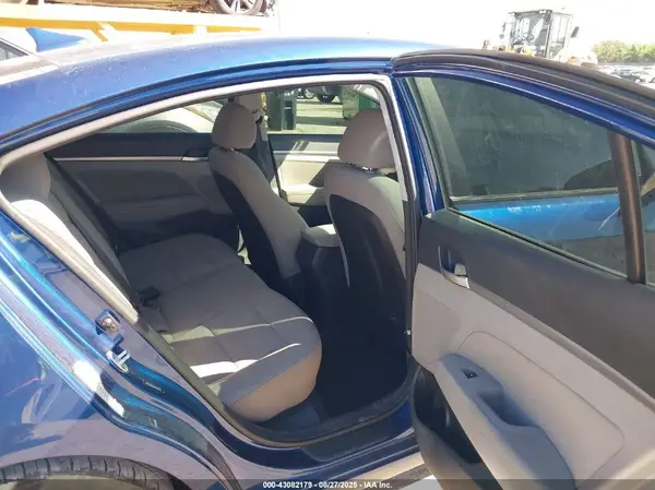 5NPD84LF0KH444745 2019 HYUNDAI ELANTRA - Image 8