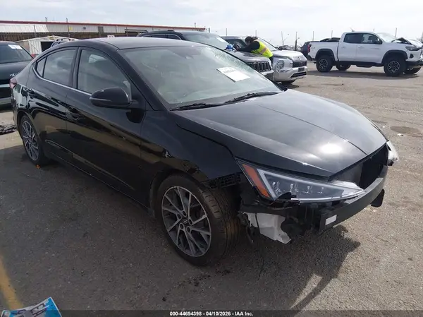 5NPD84LF0KH460668 2019 HYUNDAI ELANTRA - Image 1