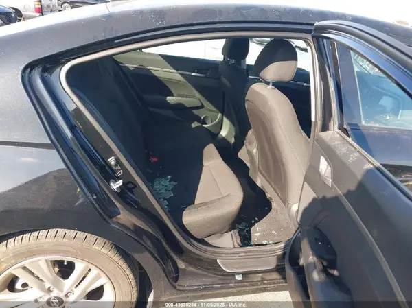 5NPD84LF0KH460962 2019 HYUNDAI ELANTRA - Image 8