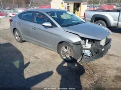 5NPD84LF0LH565812 2020 HYUNDAI ELANTRA