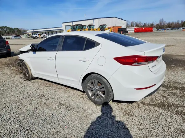 5NPD84LF1HH001397 2017 HYUNDAI ELANTRA - Image 2