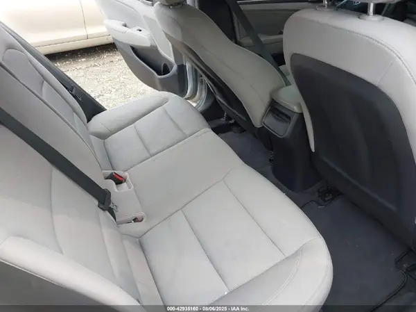 5NPD84LF1HH002694 2017 HYUNDAI ELANTRA - Image 8