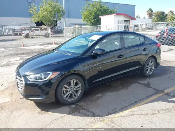 5NPD84LF1HH007197 2017 HYUNDAI ELANTRA - Image 2
