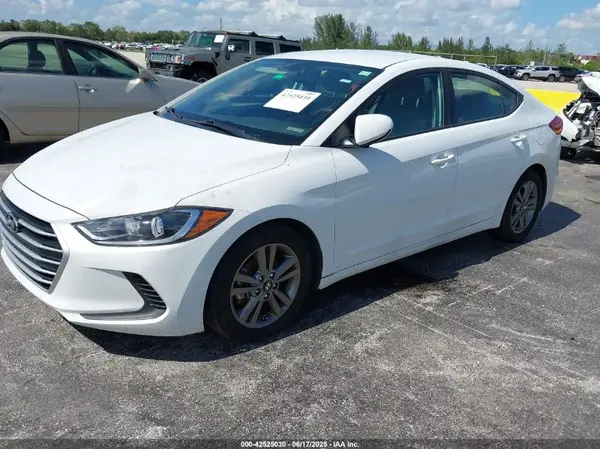 5NPD84LF1HH007748 2017 HYUNDAI ELANTRA - Image 2