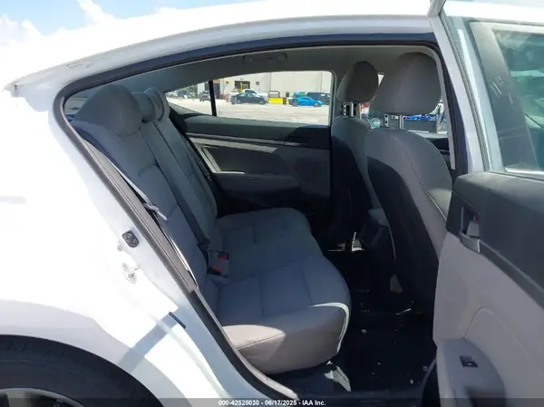 5NPD84LF1HH007748 2017 HYUNDAI ELANTRA - Image 8