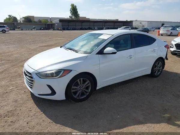 5NPD84LF1HH011136 2017 HYUNDAI ELANTRA - Image 2
