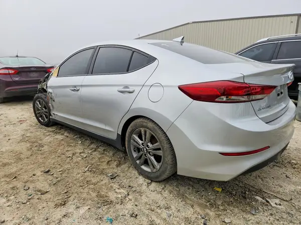 5NPD84LF1HH012612 2017 HYUNDAI ELANTRA - Image 2