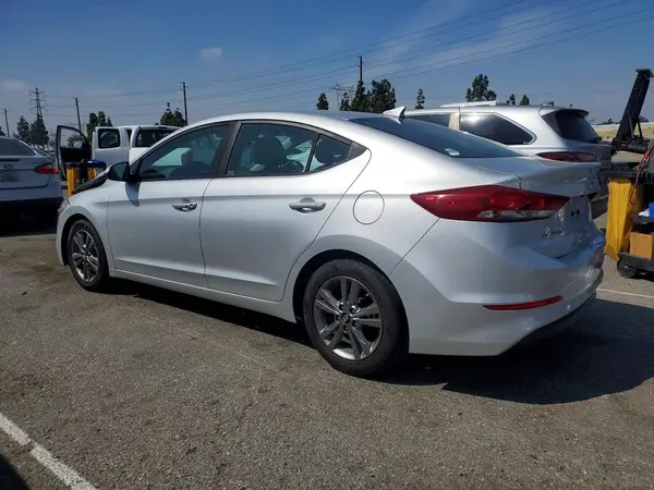 5NPD84LF1HH015056 2017 HYUNDAI ELANTRA - Image 2