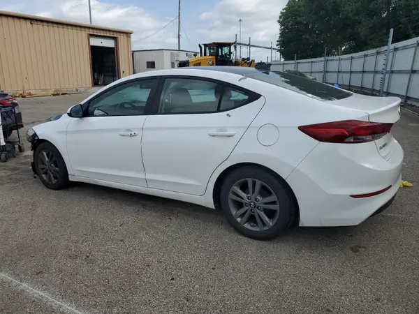 5NPD84LF1HH024632 2017 HYUNDAI ELANTRA - Image 2