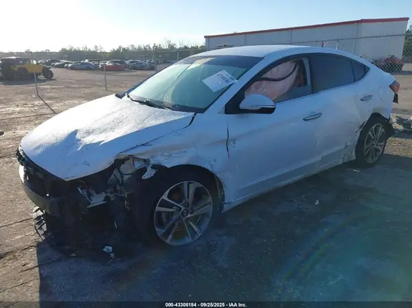 5NPD84LF1HH027112 2017 HYUNDAI ELANTRA - Image 2