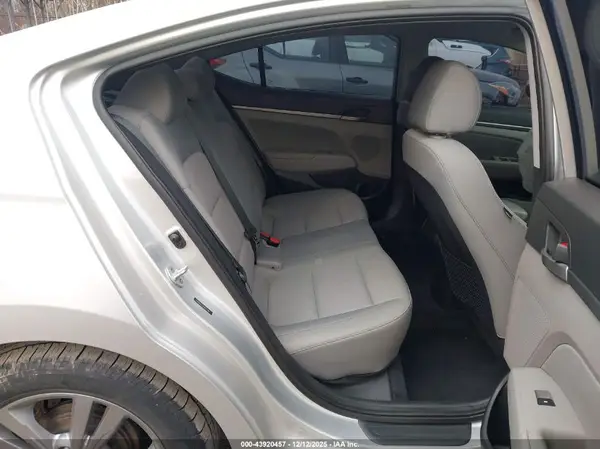 5NPD84LF1HH027398 2017 HYUNDAI ELANTRA - Image 8