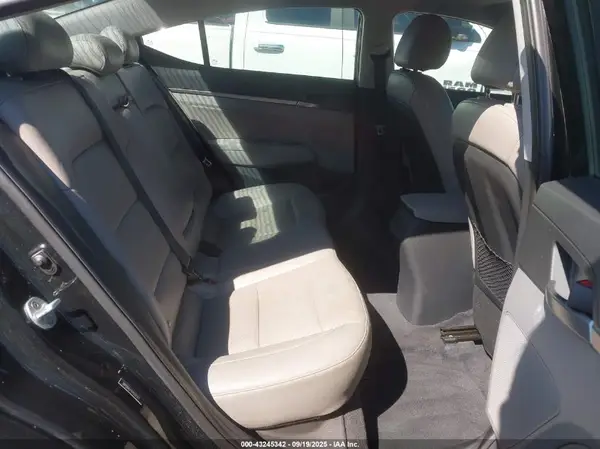 5NPD84LF1HH030317 2017 HYUNDAI ELANTRA - Image 8