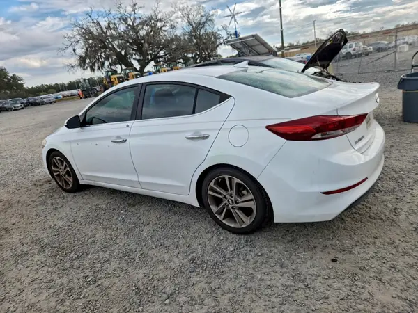 5NPD84LF1HH033573 2017 HYUNDAI ELANTRA - Image 2