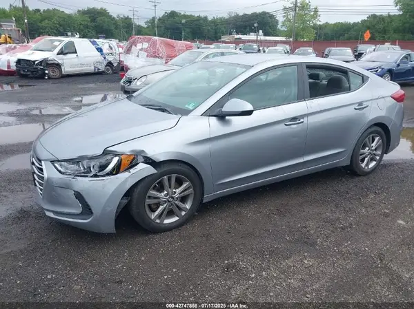 5NPD84LF1HH034562 2017 HYUNDAI ELANTRA - Image 2