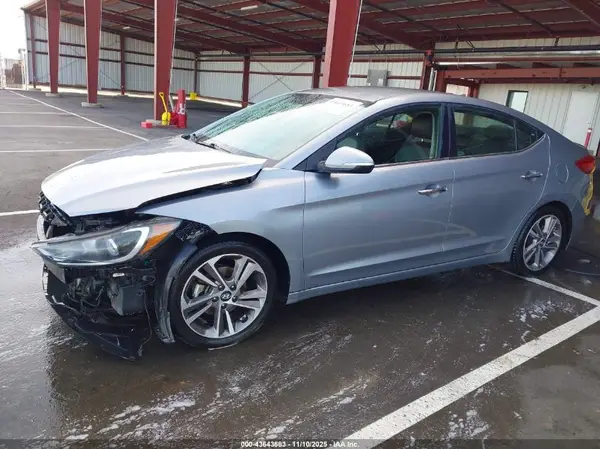 5NPD84LF1HH039440 2017 HYUNDAI ELANTRA - Image 2