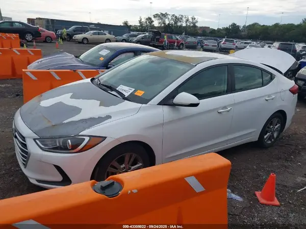 5NPD84LF1HH041446 2017 HYUNDAI ELANTRA - Image 2