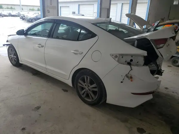 5NPD84LF1HH043049 2017 HYUNDAI ELANTRA - Image 2