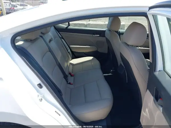 5NPD84LF1HH047571 2017 HYUNDAI ELANTRA - Image 8