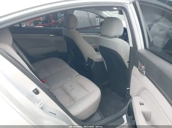 5NPD84LF1HH047988 2017 HYUNDAI ELANTRA - Image 8