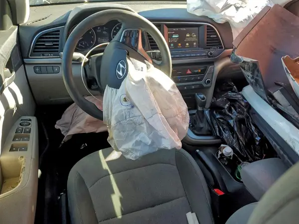 5NPD84LF1HH055847 2017 HYUNDAI ELANTRA - Image 8