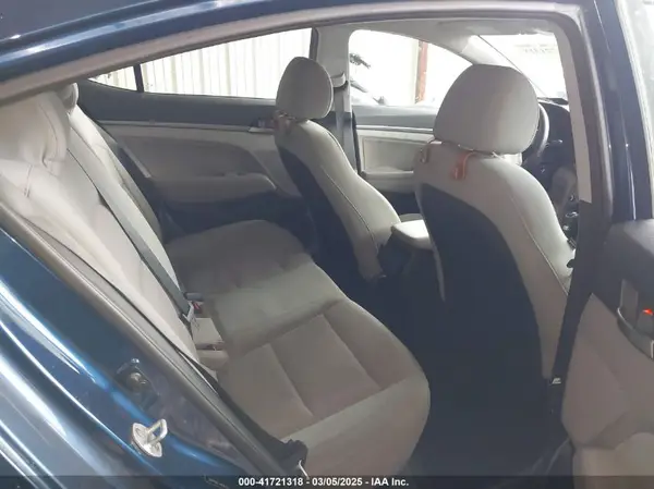 5NPD84LF1HH061910 2017 HYUNDAI ELANTRA - Image 8