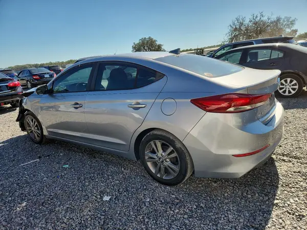 5NPD84LF1HH075256 2017 HYUNDAI ELANTRA - Image 2