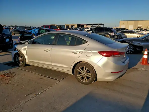 5NPD84LF1HH076570 2017 HYUNDAI ELANTRA - Image 2