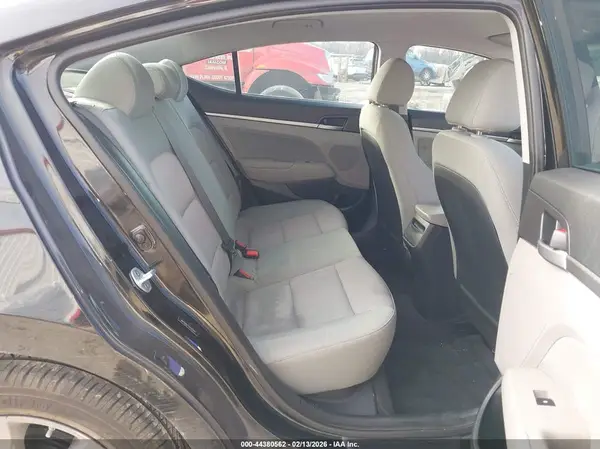 5NPD84LF1HH081204 2017 HYUNDAI ELANTRA - Image 8