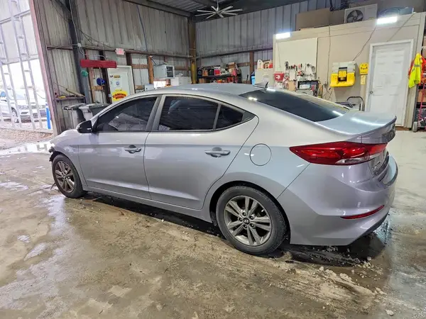 5NPD84LF1HH083048 2017 HYUNDAI ELANTRA - Image 2