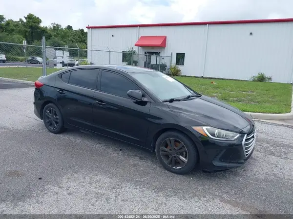 5NPD84LF1HH087486 2017 HYUNDAI ELANTRA - Image 1