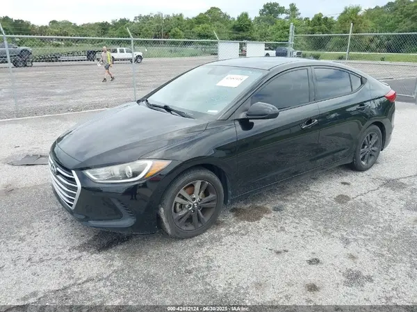 5NPD84LF1HH087486 2017 HYUNDAI ELANTRA - Image 2