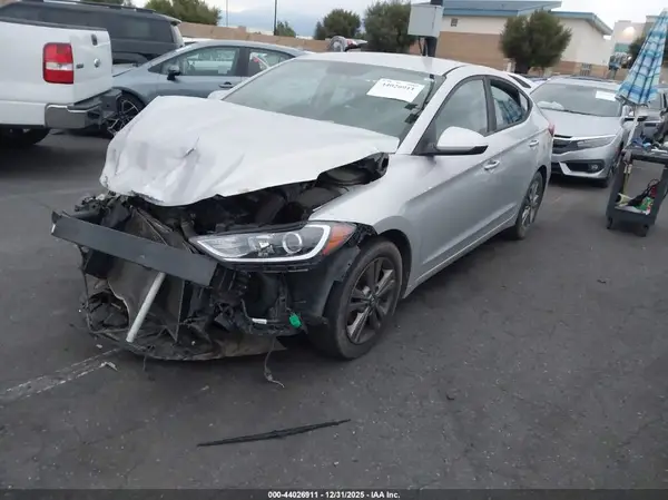 5NPD84LF1HH092848 2017 HYUNDAI ELANTRA - Image 2
