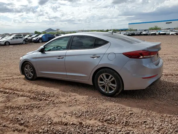 5NPD84LF1HH096558 2017 HYUNDAI ELANTRA - Image 2