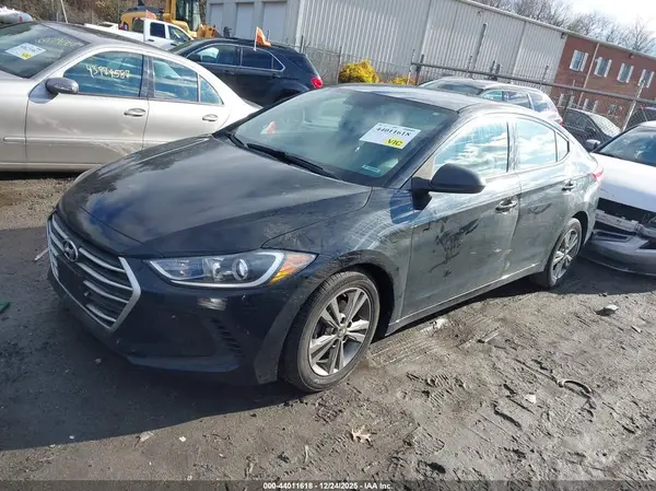 5NPD84LF1HH124830 2017 HYUNDAI ELANTRA - Image 2