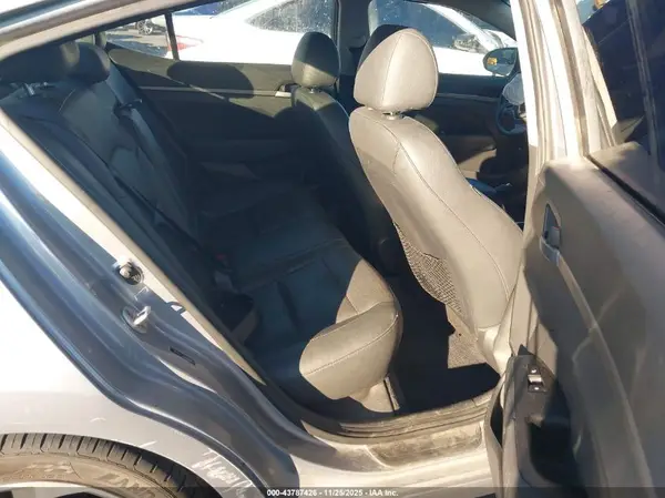5NPD84LF1HH128585 2017 HYUNDAI ELANTRA - Image 8