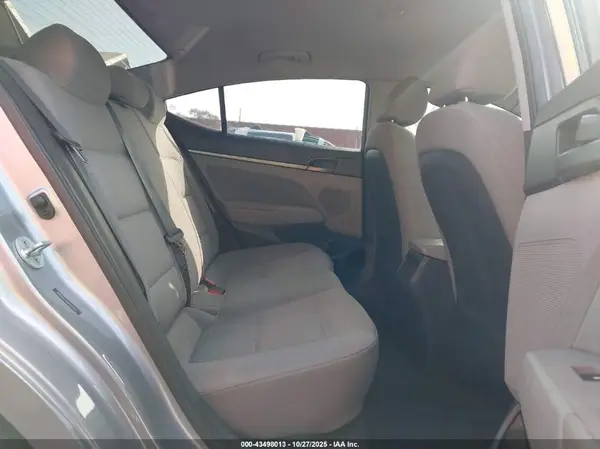5NPD84LF1HH128599 2017 HYUNDAI ELANTRA - Image 8